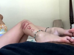 Hot amateur babe satisfies her partner's foot fetish desires